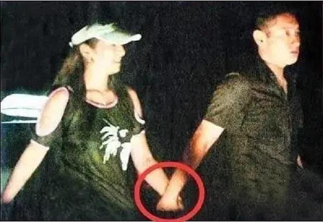 3 kẻ thù của Triệu Vy trong Cbiz: Với Phạm Băng Băng có thể hòa giải được nhưng tại sao Chương Tử Di thì không?-8