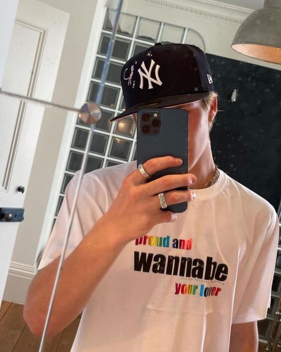 Victoria bị chê bán đồ đắt còn cho con gái Harper quảng cáo thông điệp không phù hợp-3