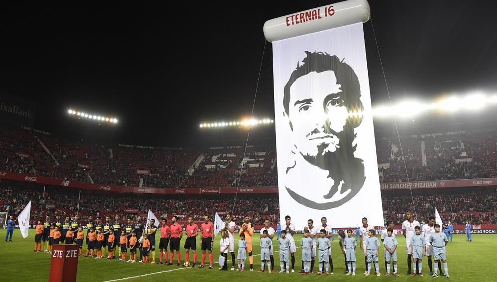 Không may như Eriksen, 5 cầu thủ qua đời ngay trên sân gồm những ai?-2