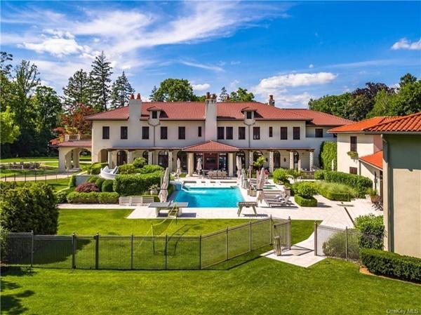 Cuộc sống của em trai tỷ phú giàu nhất thế giới-2