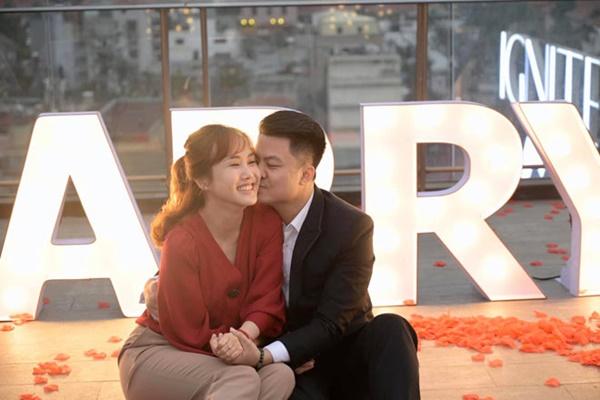 Cách báo hỷ có một không hai thời COVID-19 của cặp đôi Hà thành-3