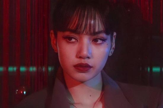 Sức mạnh Lisa (BLACKPINK): Làm thay đổi cuộc đời nữ ca sĩ