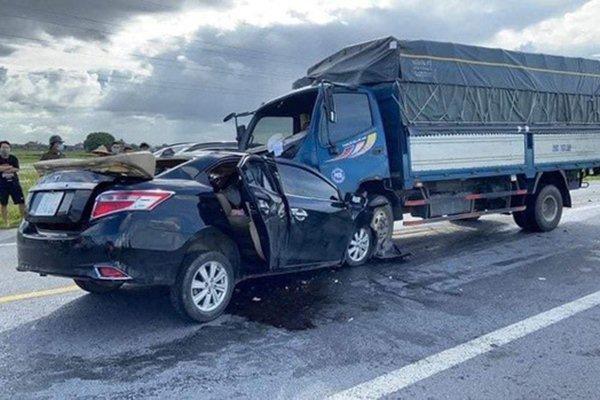 Người đàn ông nước ngoài tử vong bất thường, nhân viên y tế phun khử khuẩn-2