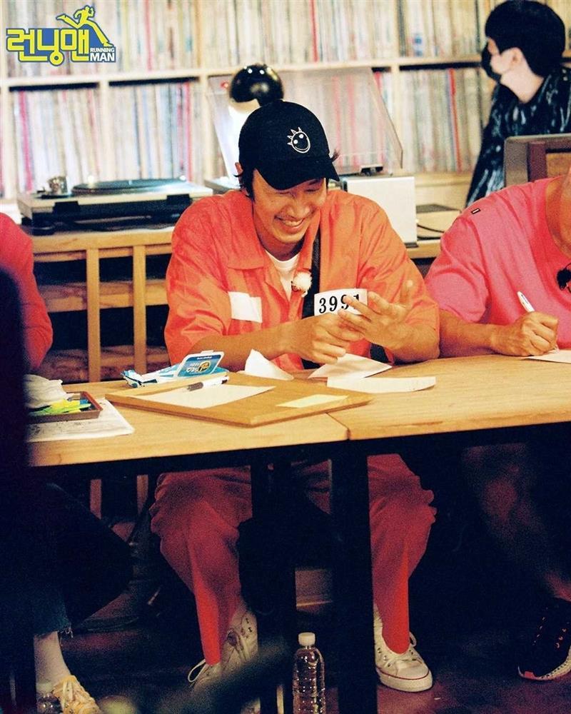 Lee Kwang Soo khóc nghẹn trong ngày chia tay Running Man-6