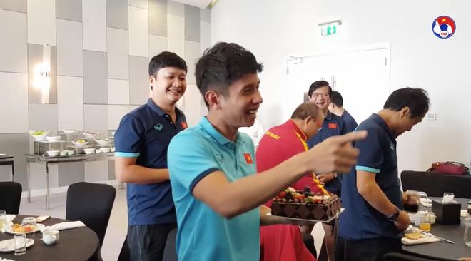 Thầy Park đầu têu học trò úp bánh kem vào mặt Hồng Duy, kết thật bất ngờ-4