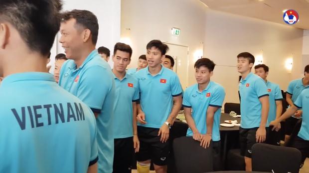 Thầy Park đầu têu học trò úp bánh kem vào mặt Hồng Duy, kết thật bất ngờ-7