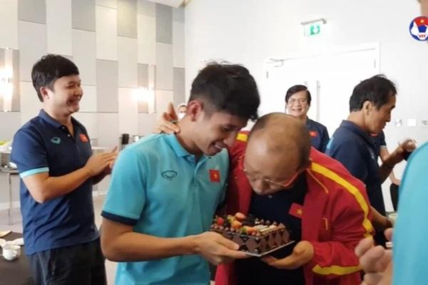 Cầu thủ nổi tiếng công khai người yêu, nhan sắc gây bất ngờ-8