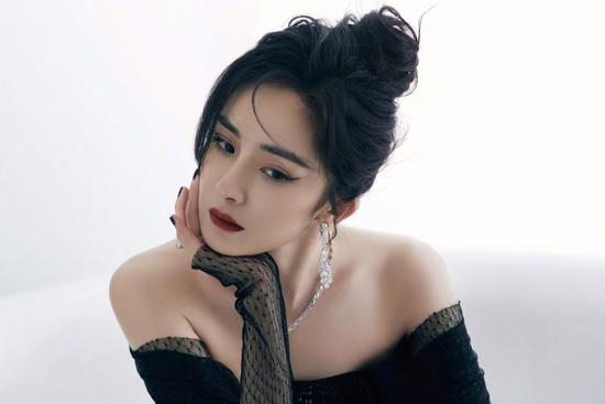 Nghệ sĩ Trung Quốc vật lộn với tiêu chuẩn 'phải gầy, phải trắng'