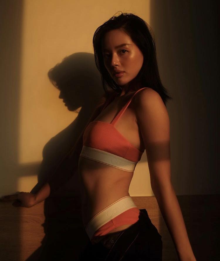 Mỹ nhân Việt diện bikini thiêu đốt ánh nhìn dù chỉ ở nhà tránh dịch-3