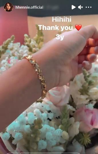 HHen Niê được bạn trai tặng vòng vàng nhân dịp kỉ niệm 3 năm yêu-2