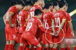 Công Phượng lén lút cầm tay Quang Hải, fan đồng loạt gọi tên Viên Minh