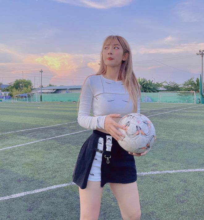 Từ hot TikToker chuyên gây tranh cãi đến gái xinh đều có mặt tại Nóng Cùng EURO-1