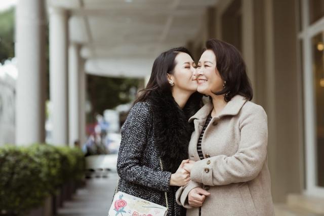 Nhan sắc gây chú ý của mẹ ruột Dương Thùy Linh ở tuổi 62-6