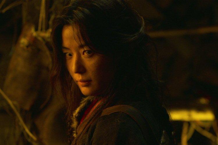 Ashin Of The North của Jeon Ji Hyun tung loạt poster rùng rợn