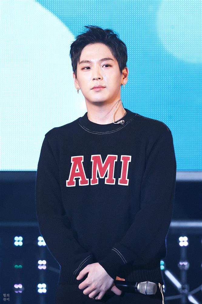 Nam thần tượng nhóm B.A.P tự tử tại nhà riêng-1