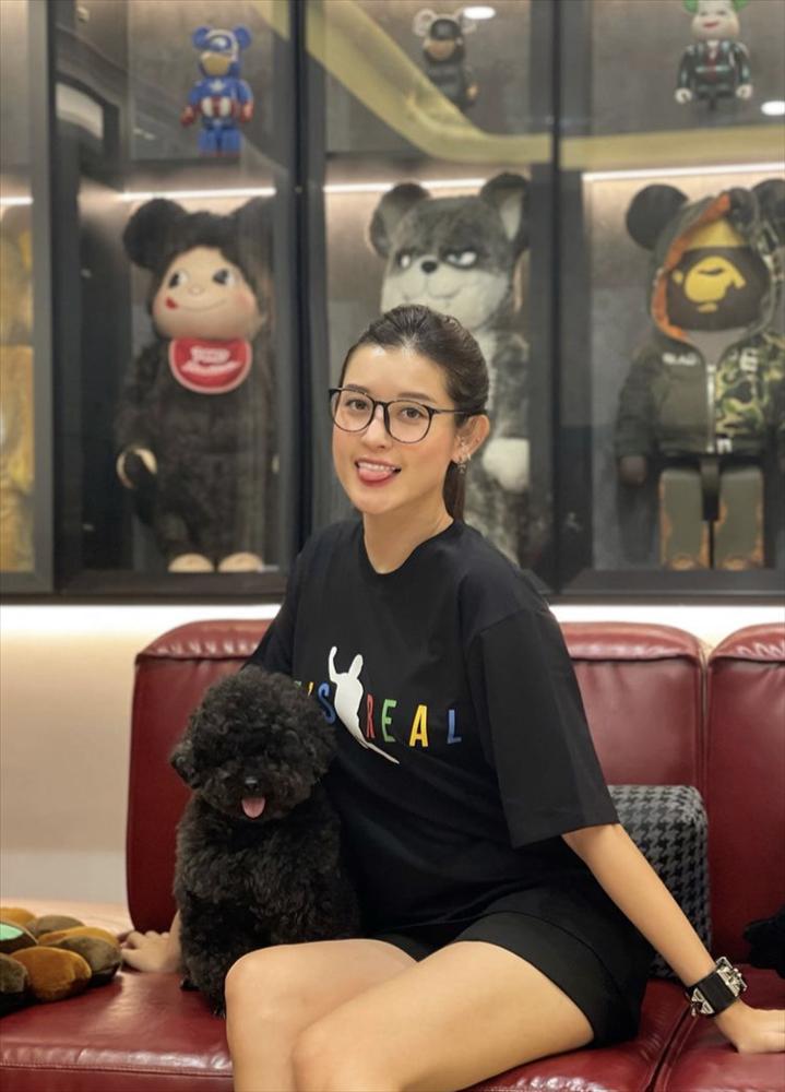 Huyền My là người đẹp đầu tiên diện áo cú ngã lươn lẹo của Văn Toàn-5