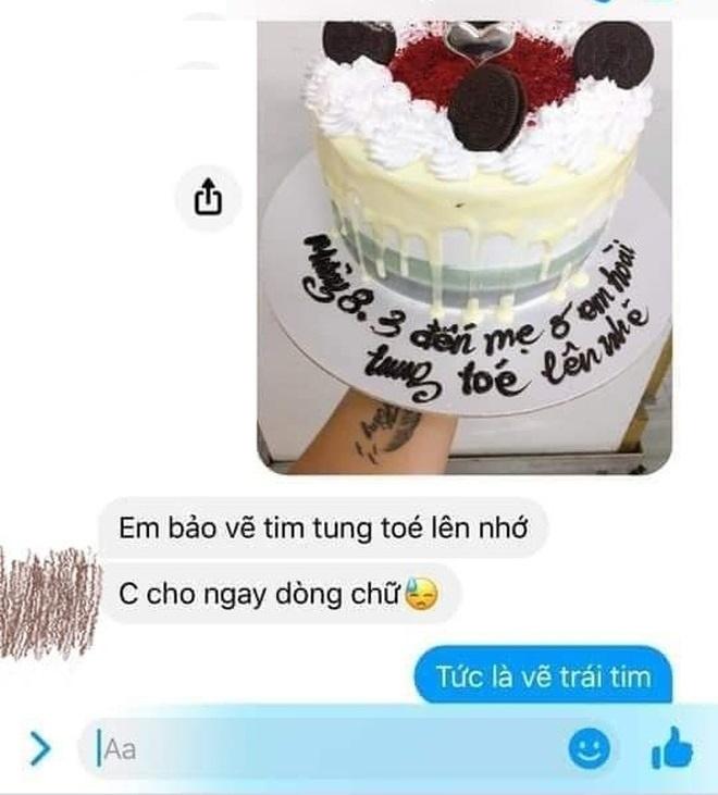 Đặt bánh sinh nhật nhờ viết lời chúc, cô gái xỉu lên, xỉu xuống khi đọc dòng chữ-5
