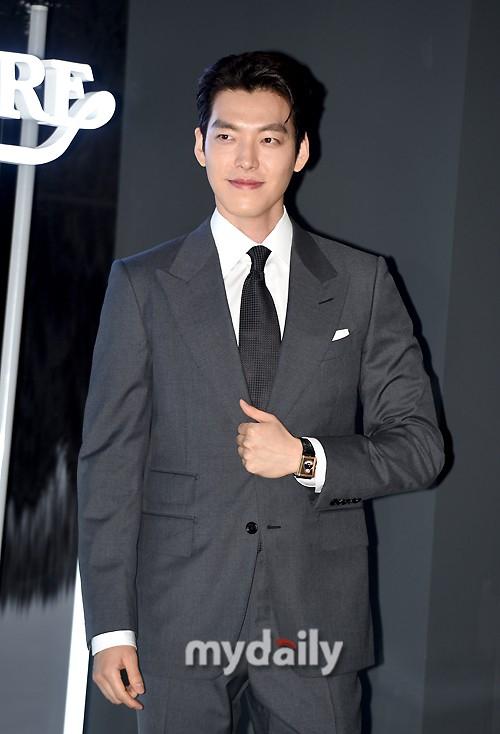 Tài tử Người Thừa Kế điển trai hết nấc, rạng rỡ sau thời gian điều trị ung thư-6