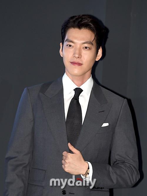 Tài tử Người Thừa Kế điển trai hết nấc, rạng rỡ sau thời gian điều trị ung thư-7