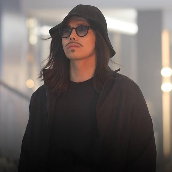 2 lần Park Eun Seok bị biên kịch Penthouse dìm tơi tả: hết hóa trang thành ông thầy lập dị đến anh trai Logan Lee khiến khán giả cạn lời-2