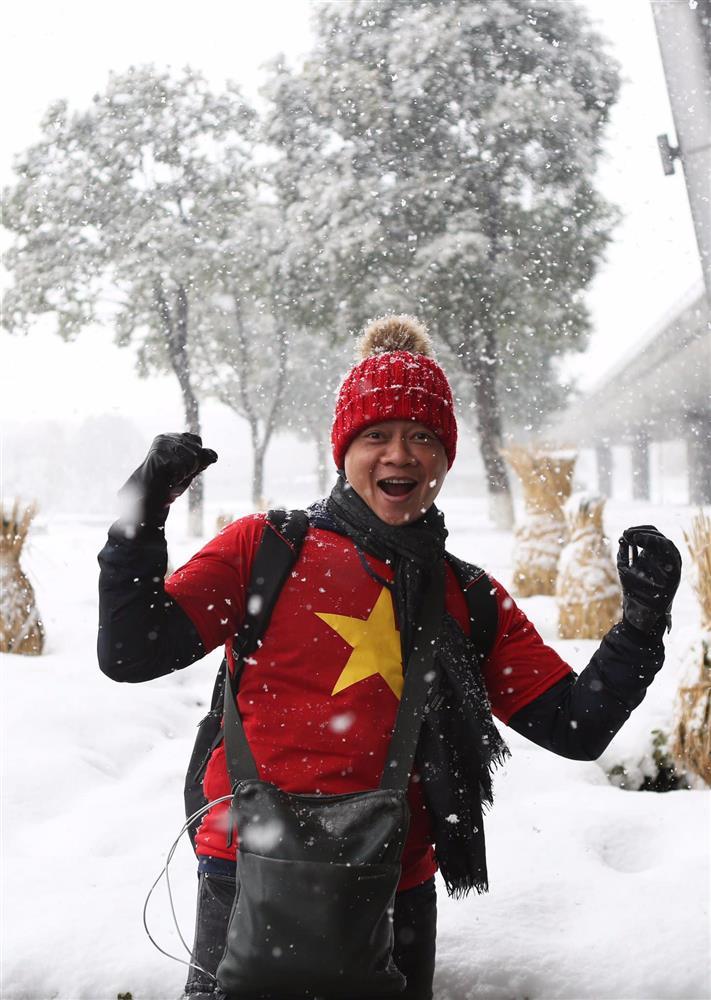 Hoa hậu Tiểu Vy hứa làm osin nếu đội tuyển Việt Nam thắng UAE-7