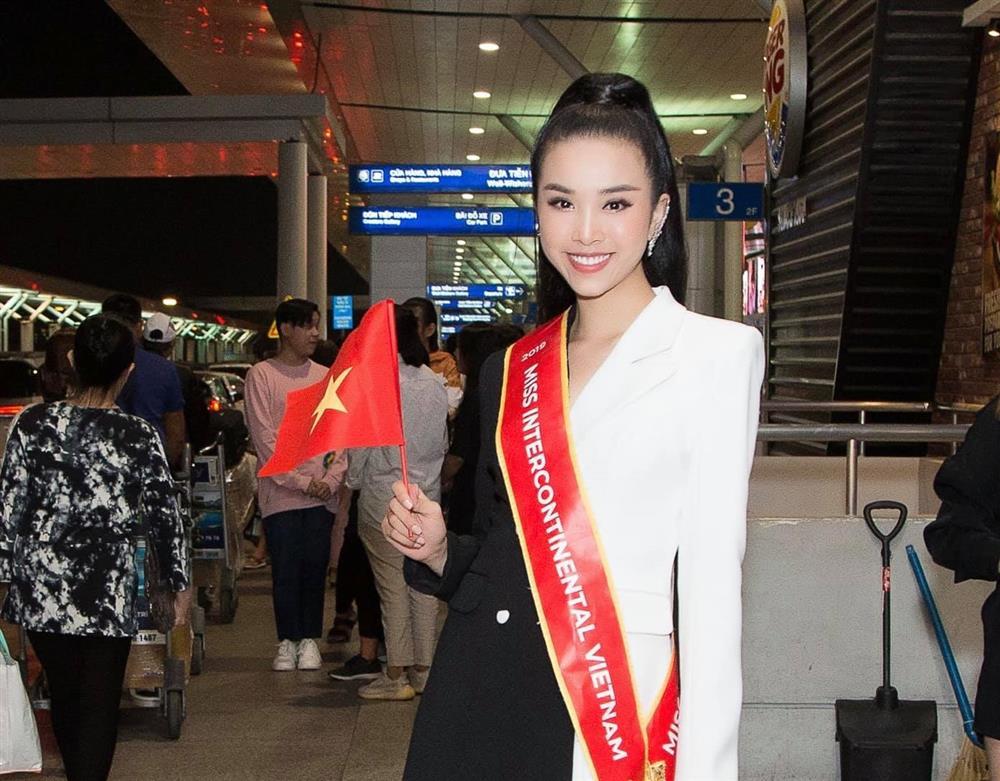 Hoa hậu Tiểu Vy hứa làm osin nếu đội tuyển Việt Nam thắng UAE-2