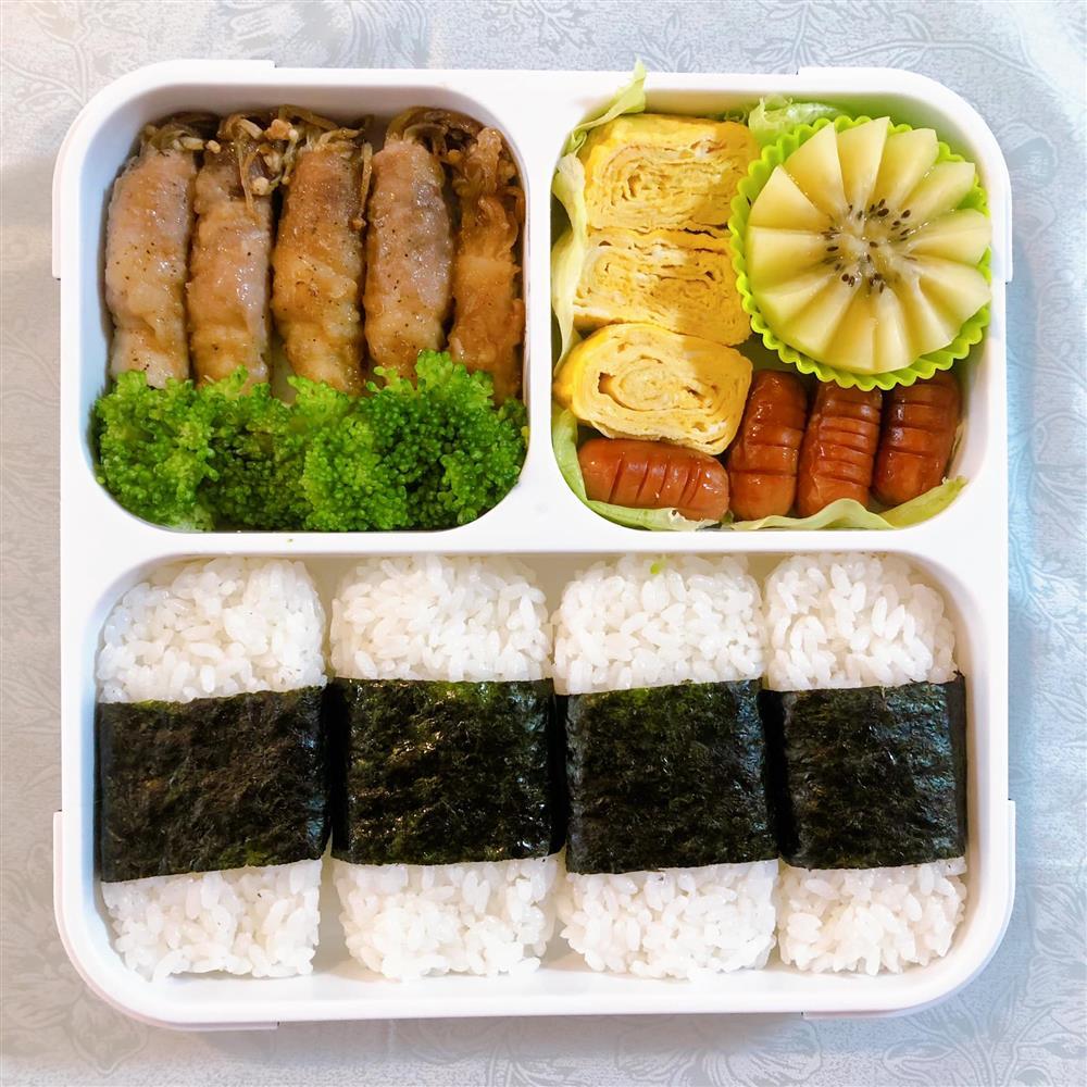 Nhìn suất cơm trưa vợ người ta chuẩn bị cho chồng mang đi làm mà thấy chạnh lòng thay!-5