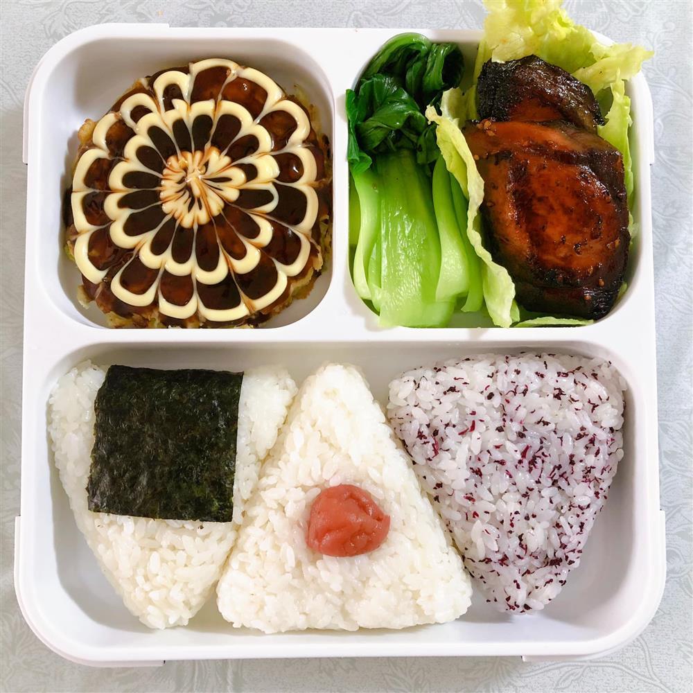 Nhìn suất cơm trưa vợ người ta chuẩn bị cho chồng mang đi làm mà thấy chạnh lòng thay!-6