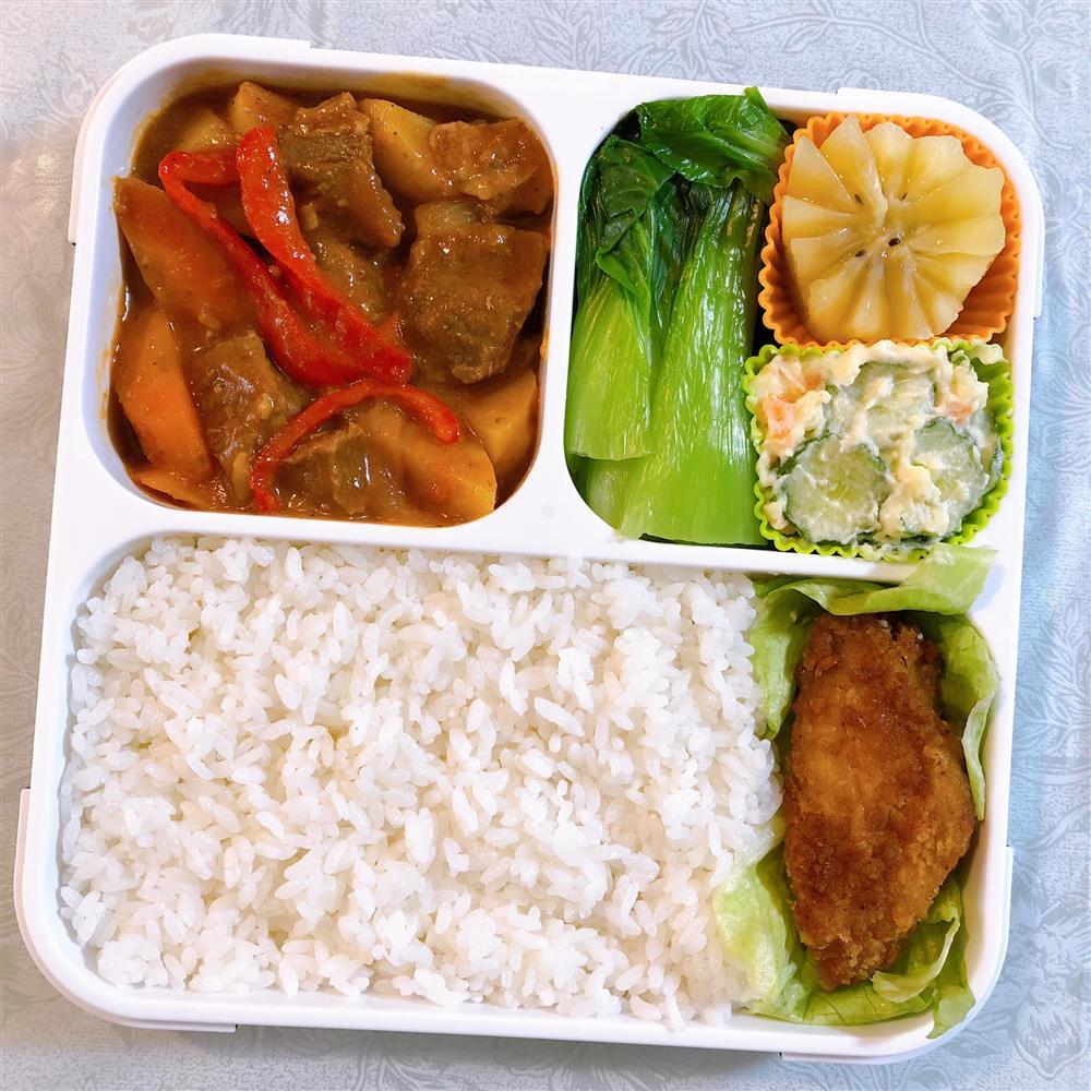 Nhìn suất cơm trưa vợ người ta chuẩn bị cho chồng mang đi làm mà thấy chạnh lòng thay!-8