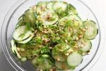 Làm nhanh salad dưa chuột kiểu mới giúp chống ngán