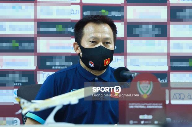 HLV Park và học trò ăn mừng Việt Nam chắc cú đi tiếp vòng 3 World Cup-2