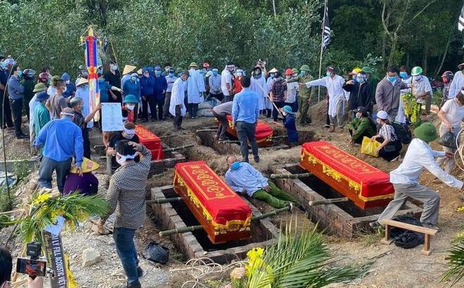 Tang tóc 4 quan tài chôn cạnh nhau trong vụ cháy phòng trà 6 người tử vong-5