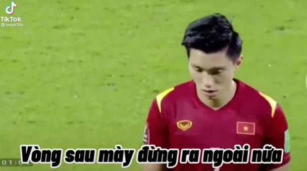 Clip sốc: Cổ động viên hét lớn mắng Văn Hậu mày đừng ra sân nữa-2