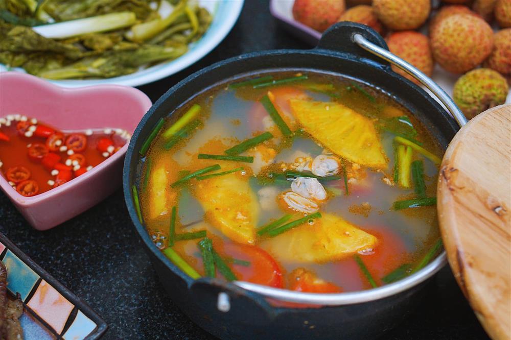 Tranh thủ đúng mùa, mẹ Hà Nội khoe thực đơn với đủ các món ăn được làm từ dứa-5