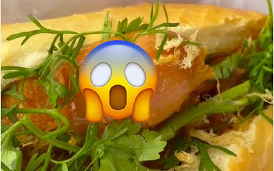 Mua bánh mì, cô gái thất kinh khi vừa định đưa lên miệng-1