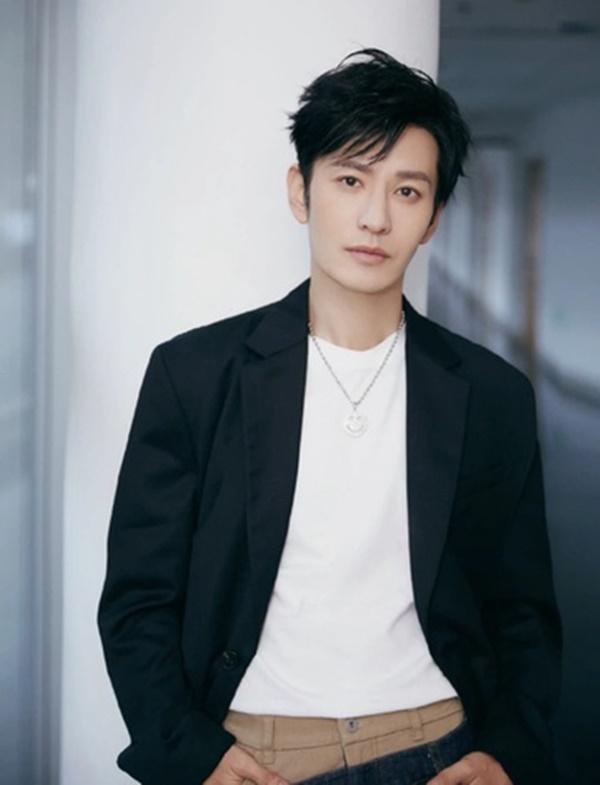 Huỳnh Hiểu Minh bị miệt thị ngoại hình và trào lưu mặt hoa da phấn-3