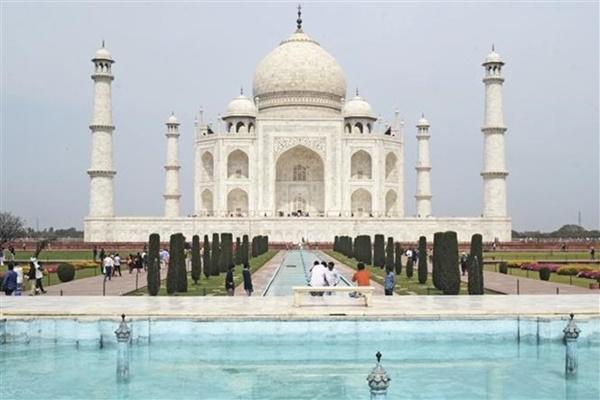 Ngôi đền với nghi lễ độc dị, nhìn chiếc mũ trên đầu người đội ai cũng sốc-6