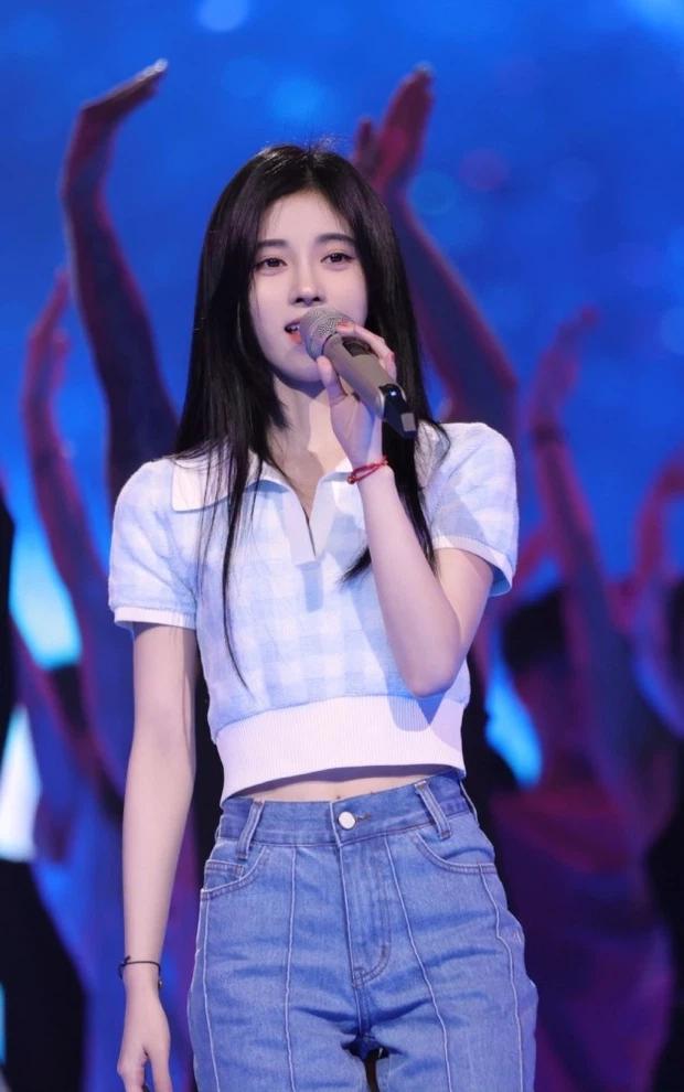 Mỹ nhân 4000 năm lại ê chề vì phốt mới: Bị soi mặc áo nhái trắng trợn-1