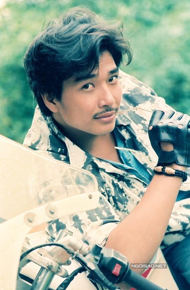 Lê Tuấn Anh là là một trong 3 diễn viên nam nổi tiếng nhất của dòng phim "mỳ ăn liền" vào thập niên 1990 cùng với Lý Hùng, cố diễn viên Lê Công Tuấn Anh. Trái ngược với hai người đồng nghiệp nổi tiếng, Lê Tuấn Anh thường được giao vai tay chơi "đểu cáng" trên màn ảnh.