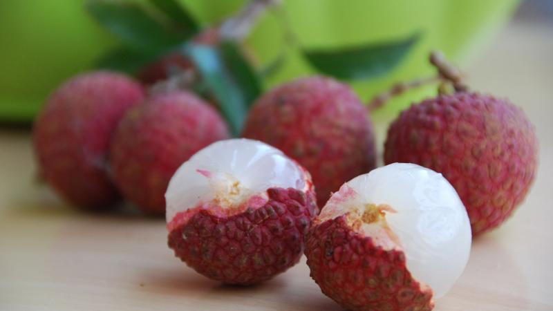 Đã có cách ăn vải không lo bị nóng hay ngộ độc, chị em cứ yên tâm ăn sướng miệng-2