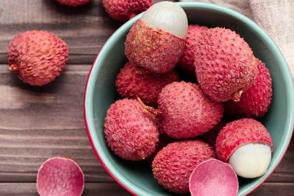 Lên án chuyện ăn thịt chó ở Việt Nam, cô gái bị công kích đến mức phải bỏ về nước?-4