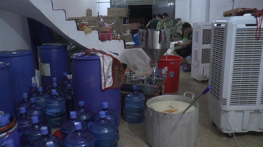 Loại serum vitamin C nổi tiếng bị làm giả trắng trợn ở Hà Nội-5