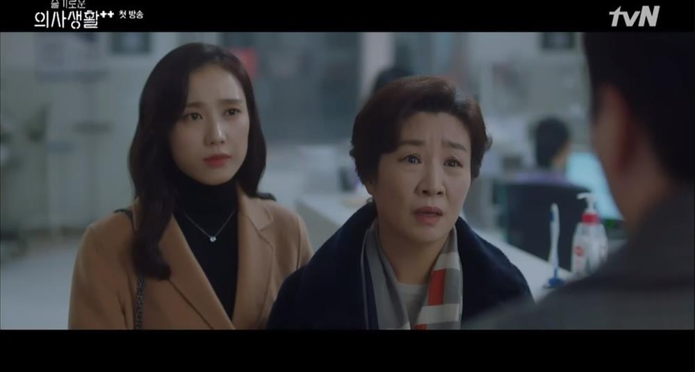 Ngay tập đầu, Hospital Playlist 2 đã tiết lộ ba bí mật quan trọng còn dang dở ở phần 1-1