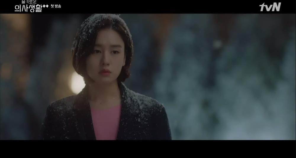 Ngay tập đầu, Hospital Playlist 2 đã tiết lộ ba bí mật quan trọng còn dang dở ở phần 1-3