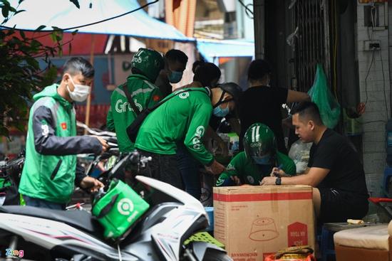 Phong tỏa nơi ở của một tài xế Grab tại TP.HCM