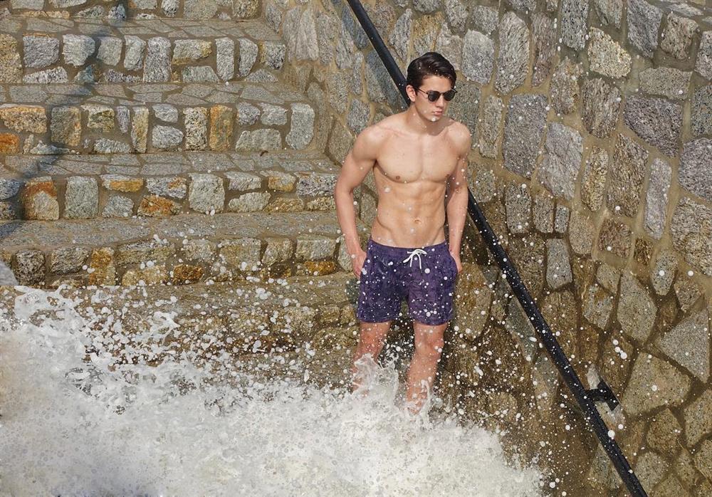 Nam vương khiến dân mạng u mê thành bố 2 con ở tuổi 27-14