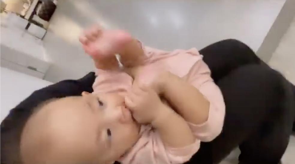 Body vạm vỡ nhưng Kim Lý cõng Hà Hồ hít đất được 5 cái thì sập nguồn-5