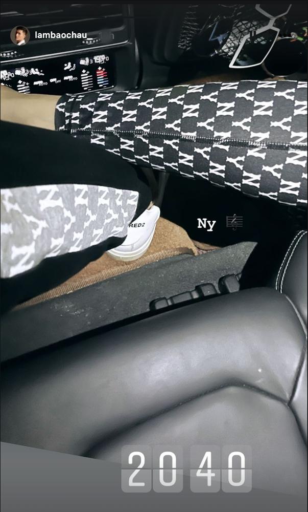 Lệ Quyên đu đưa Lâm Bảo Châu trong ô tô, chân gác chân tình tứ?-1