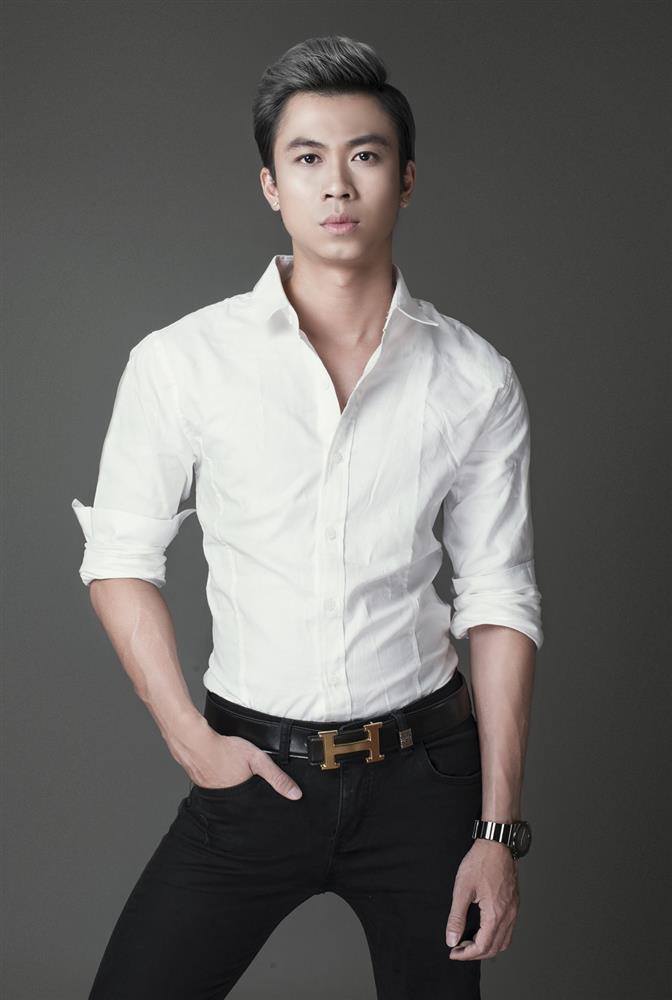 Hồ Việt Trung tâng bốc Võ Hoàng Yên: Thầy đúng là thần y tái thế-2