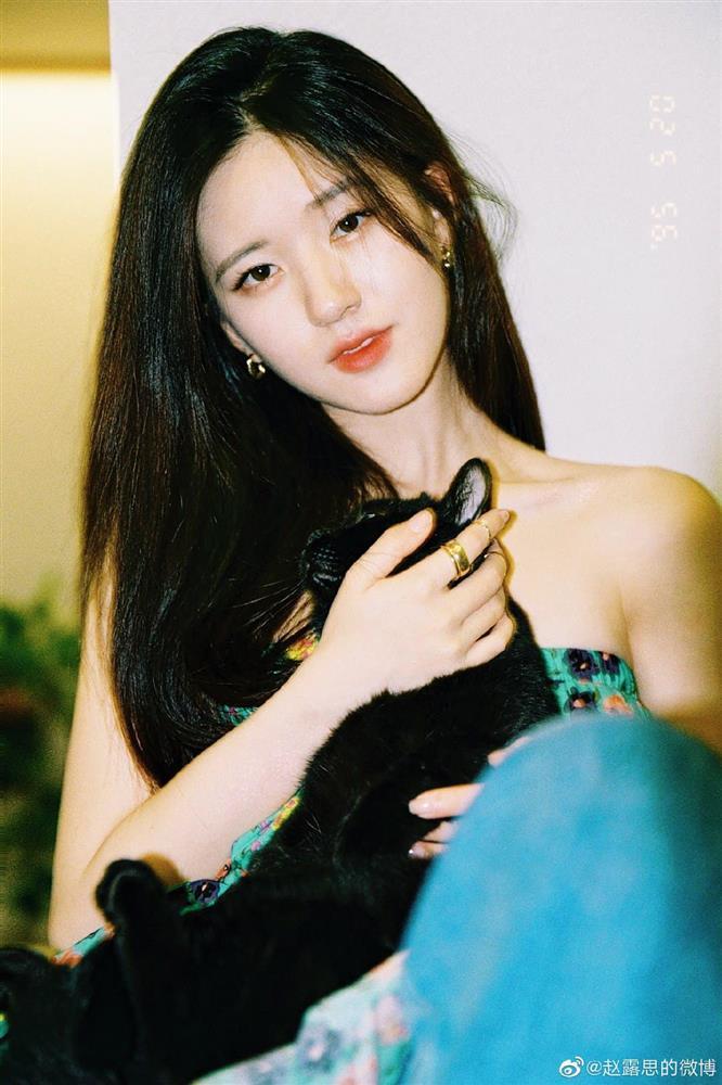 Triệu Lộ Tư tăng cân vùn vụt, ảnh CAM thường khác xa ảnh chỉnh sửa-5